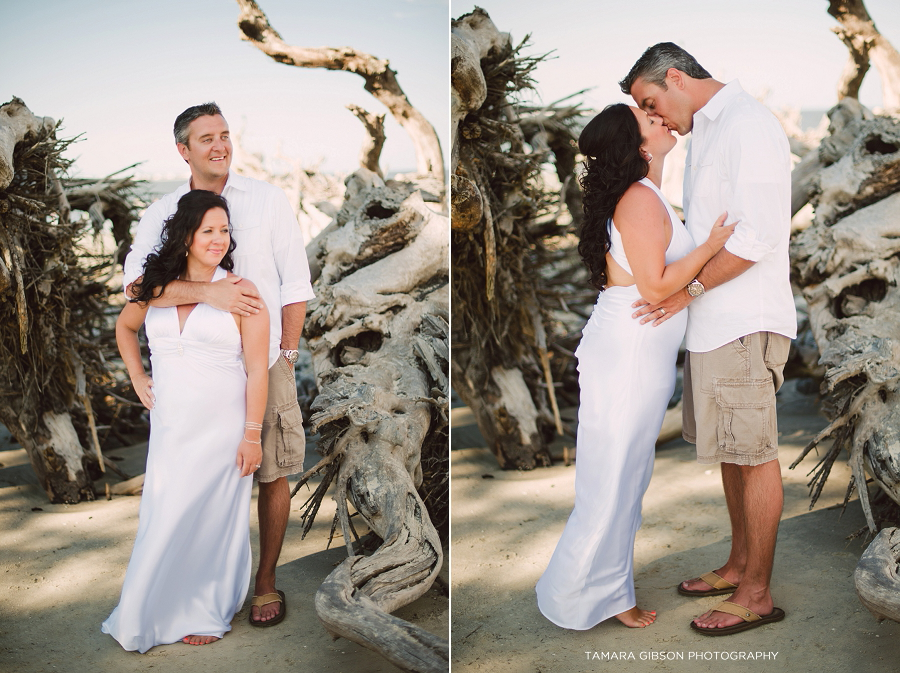 Driftwood Beach Elopement | Jekyll Island Wedding Photography | tamara-gibson.com