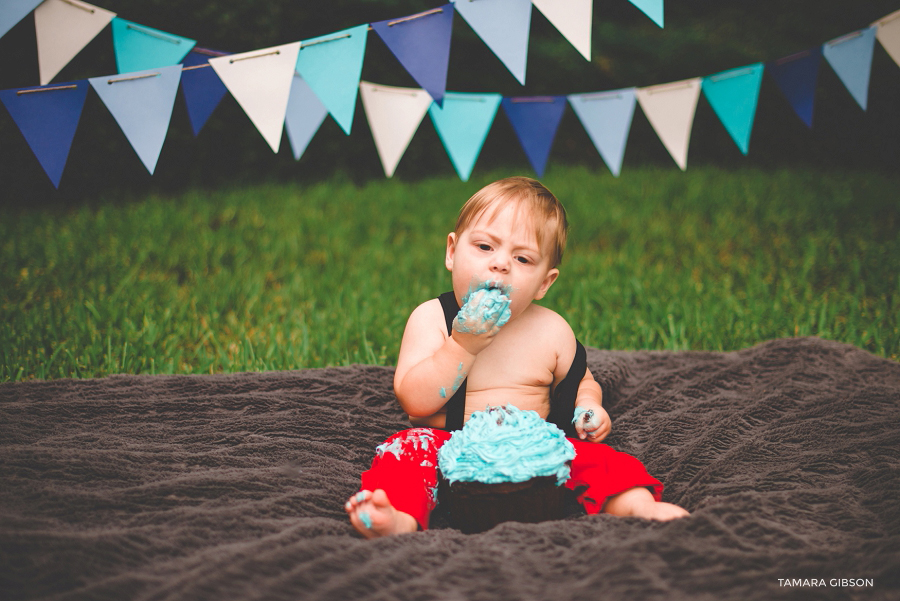 Brunswick GA Cake Smash Session by Tamara Gibson Photography | www.tamara-gibson.com