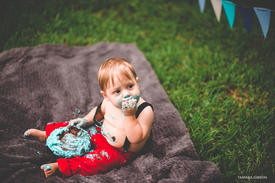 Brunswick GA Cake Smash Session by Tamara Gibson Photography | www.tamara-gibson.com