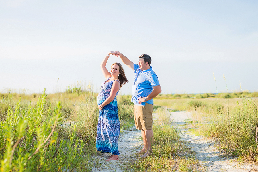 Hilton Head SC Beach Maternity Photo Session by www.tamara-gibson.com