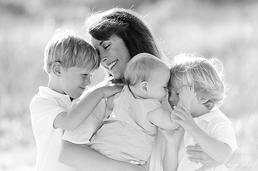 East Beach Family Portraits Session by Tamara GIibson | www.tamara-gibson.com