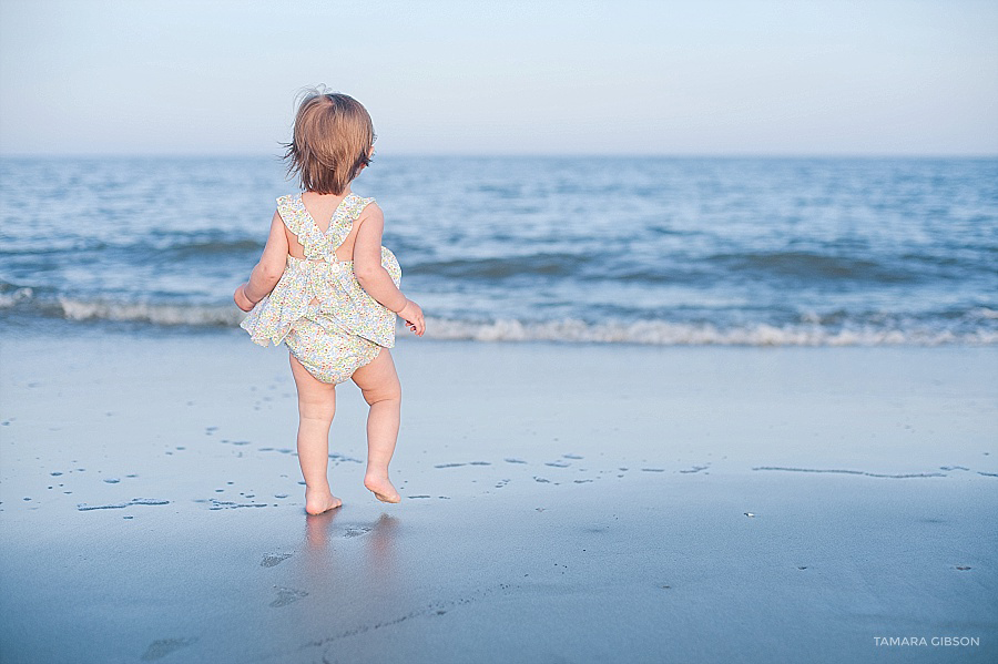 East Beach Family Portraits Session by Tamara GIibson | www.tamara-gibson.com