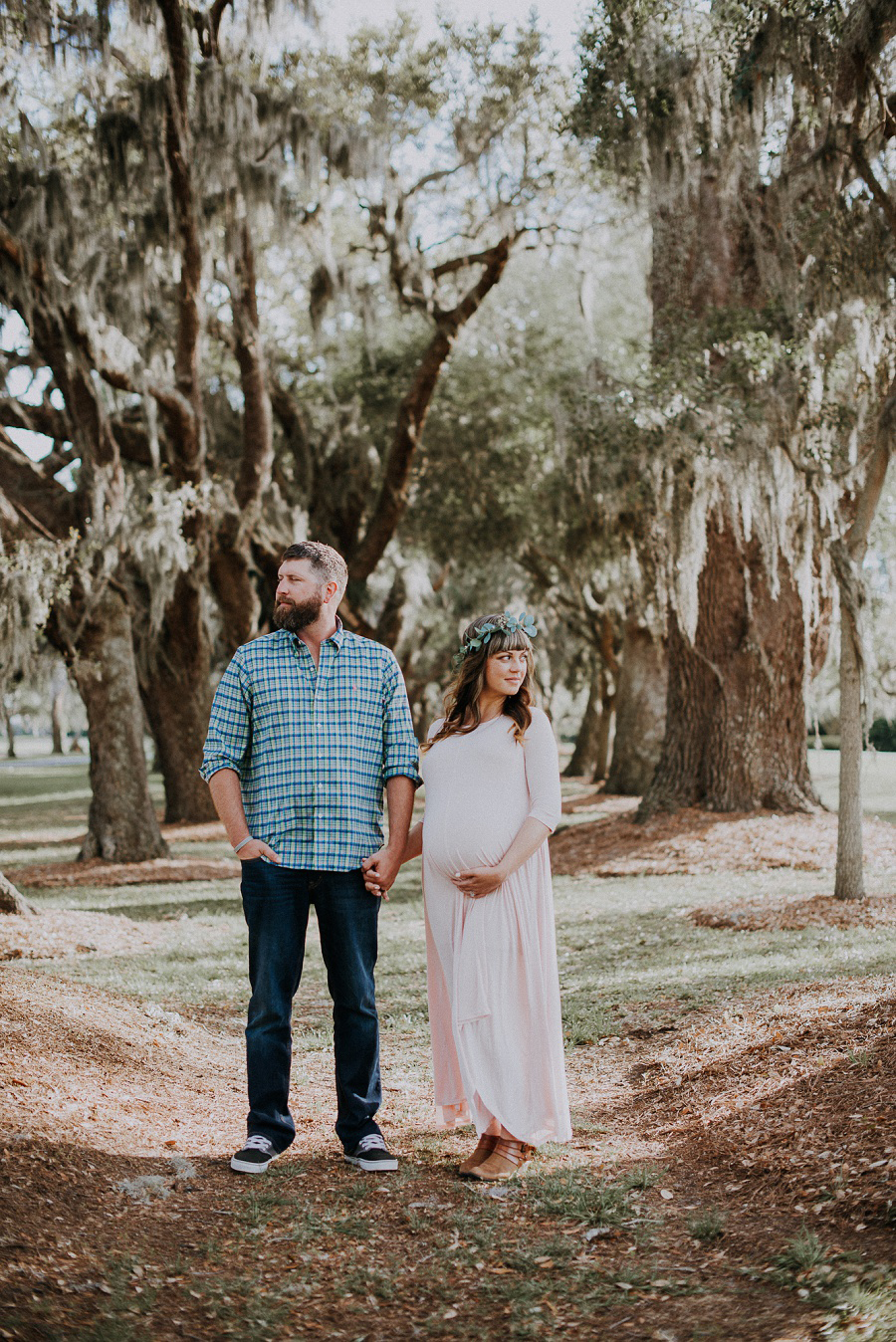 Avenue of the Oaks Maternity Session by Tamara Gibson Photography | www.tamara-gibson.com