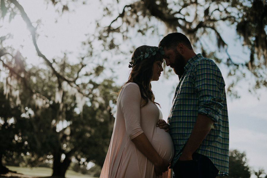 Avenue of the Oaks Maternity Session by Tamara Gibson Photography | www.tamara-gibson.com