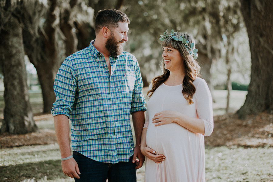 Avenue of the Oaks Maternity Session by Tamara Gibson Photography | www.tamara-gibson.com