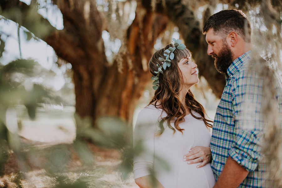 Avenue of the Oaks Maternity Session by Tamara Gibson Photography | www.tamara-gibson.com