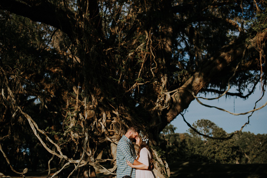 Avenue of the Oaks Maternity Session by Tamara Gibson Photography | www.tamara-gibson.com